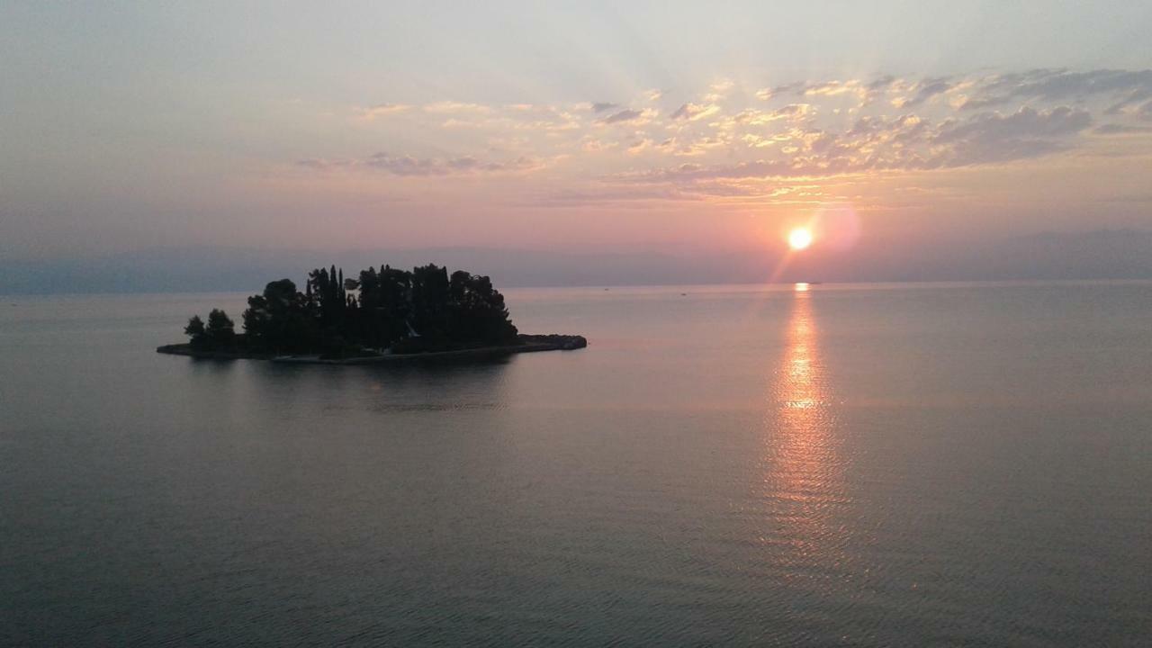 Mouse Island Aparthotel Πέραμα Εξωτερικό φωτογραφία